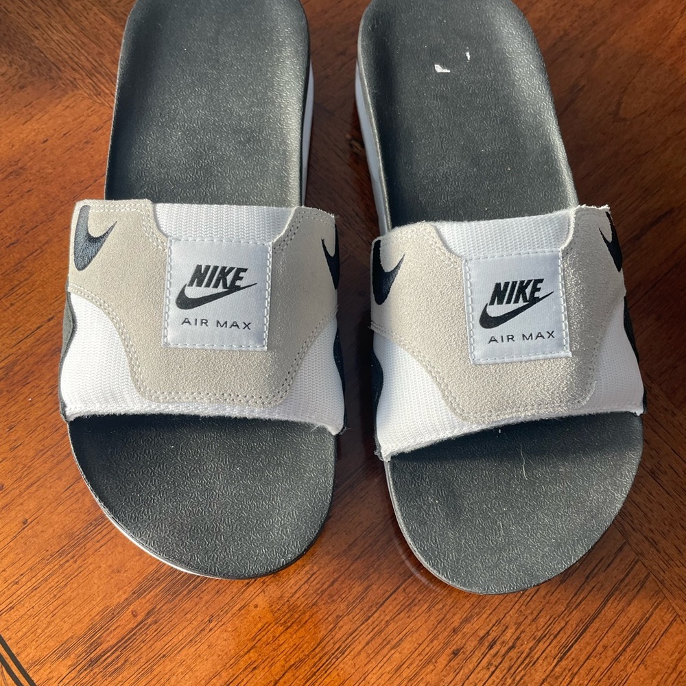Nike Black and Tan Sandals Comfort Casual